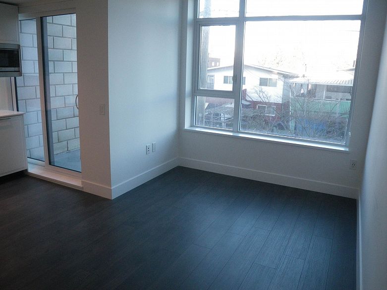 316 2435 Kingsway