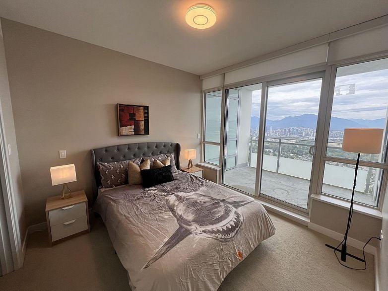 35XX 4508 HAZEL ST., Vancouver BC V5H 0E4