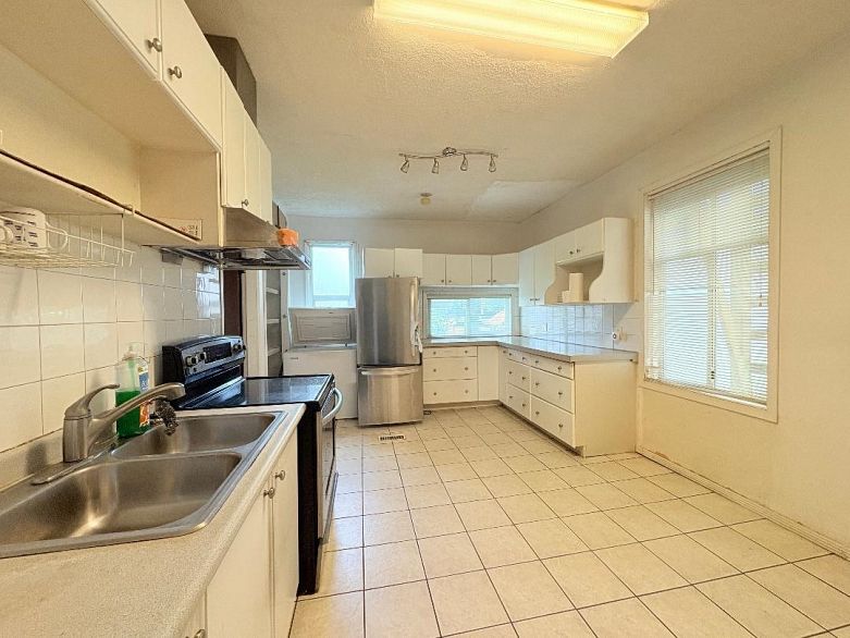 3034 Glen Drive