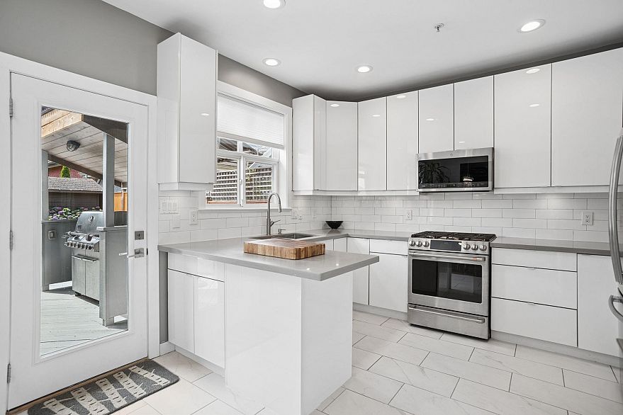 2808 Wall Street