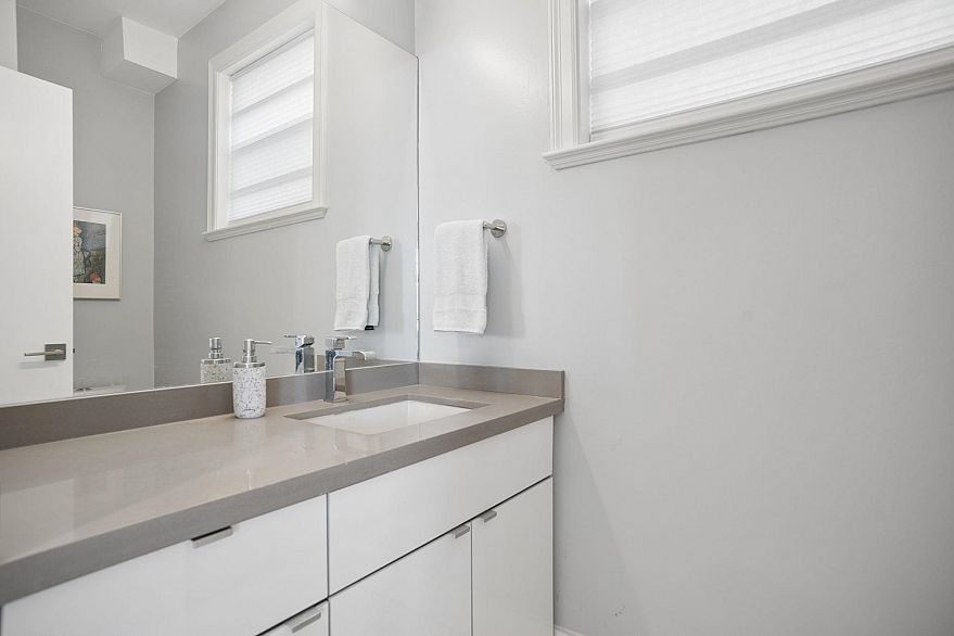 2808 Wall Street
