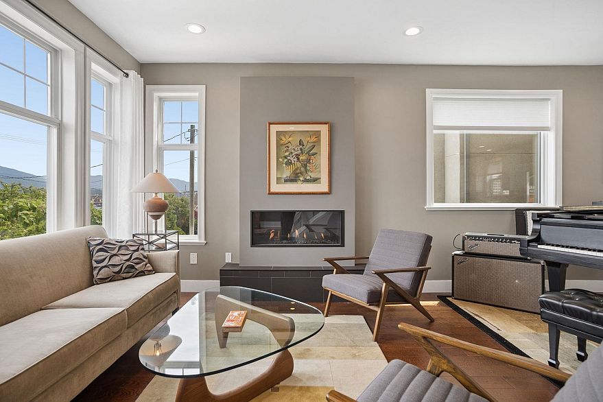 2808 Wall Street