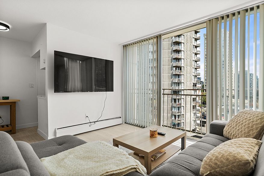 806 1250 Burnaby Street