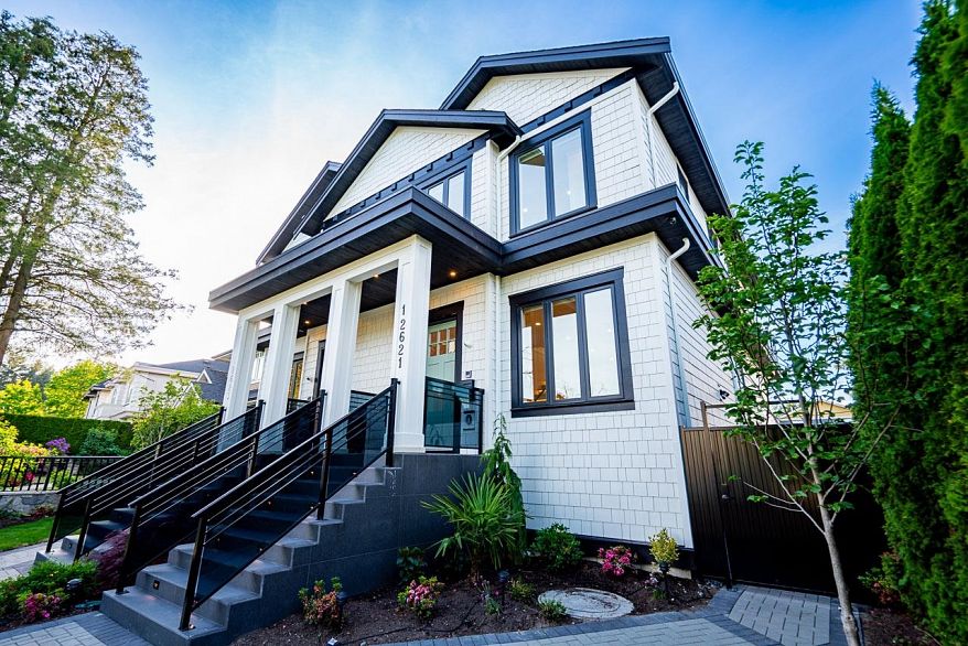 2621 Mcbain Avenue