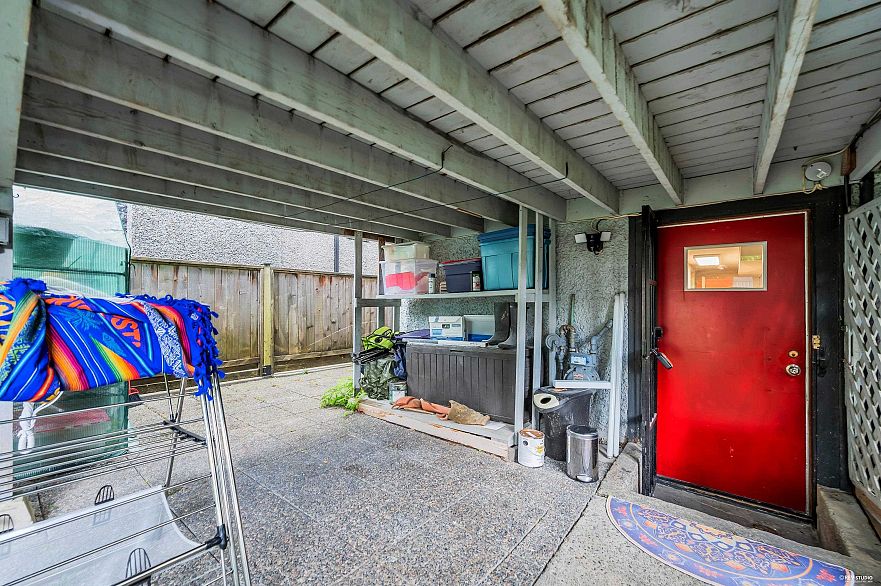 3174 W 10th Avenue
