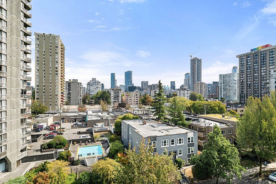 806 1250 Burnaby Street
