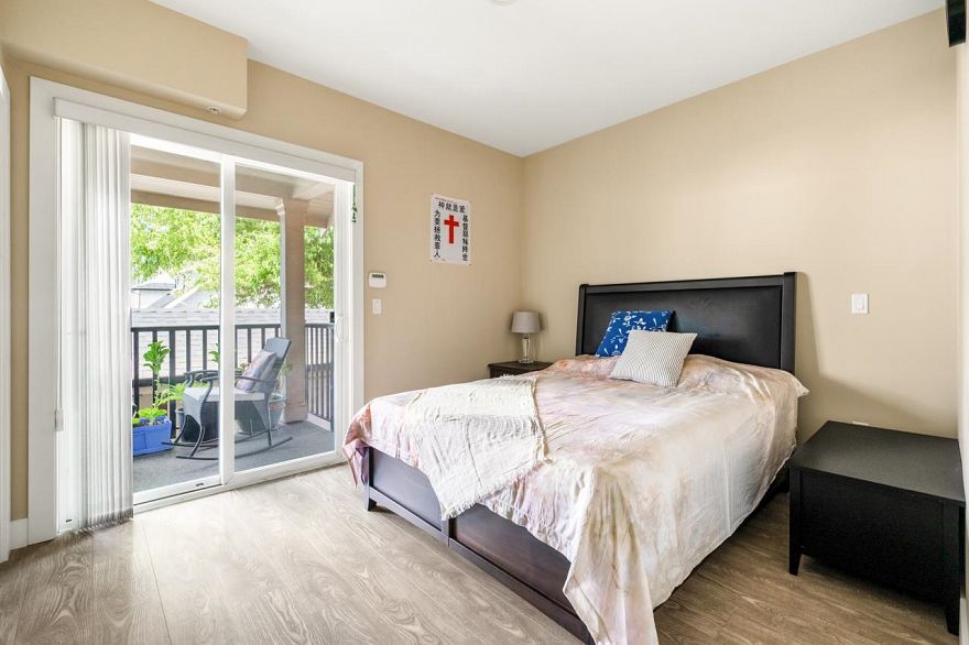 201 4577 Slocan Street