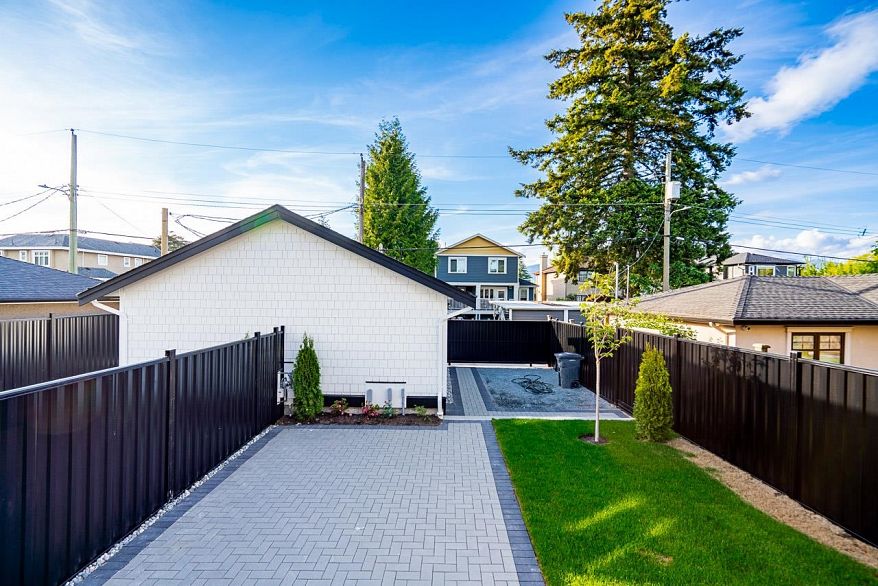 2621 Mcbain Avenue