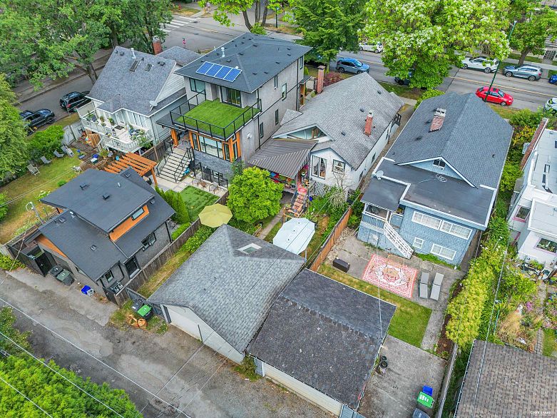3174 W 10th Avenue