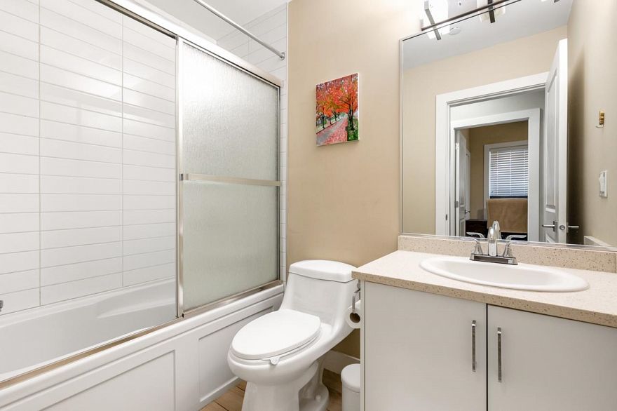 201 4577 Slocan Street