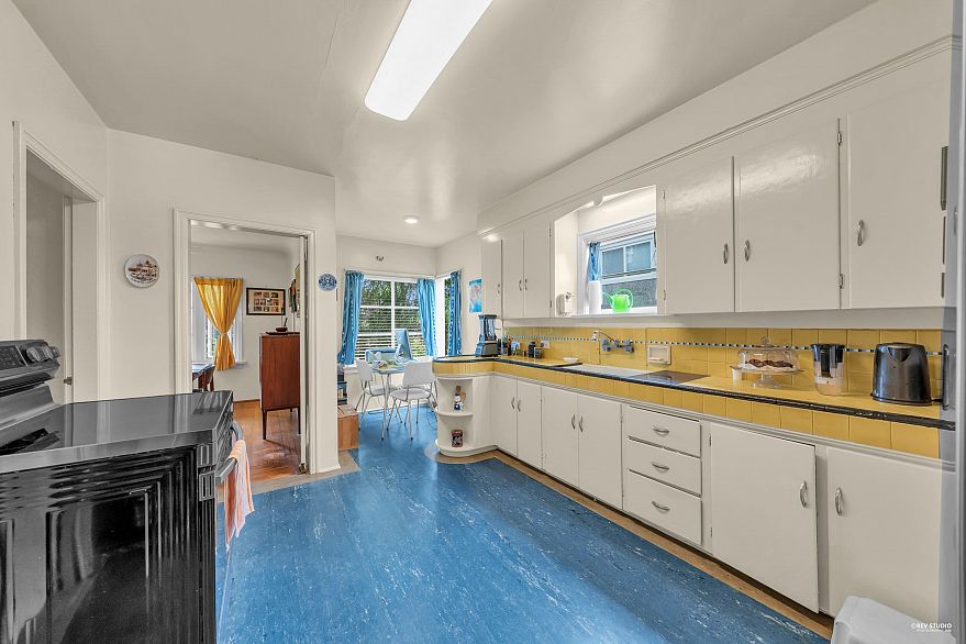2245 W 22nd Avenue