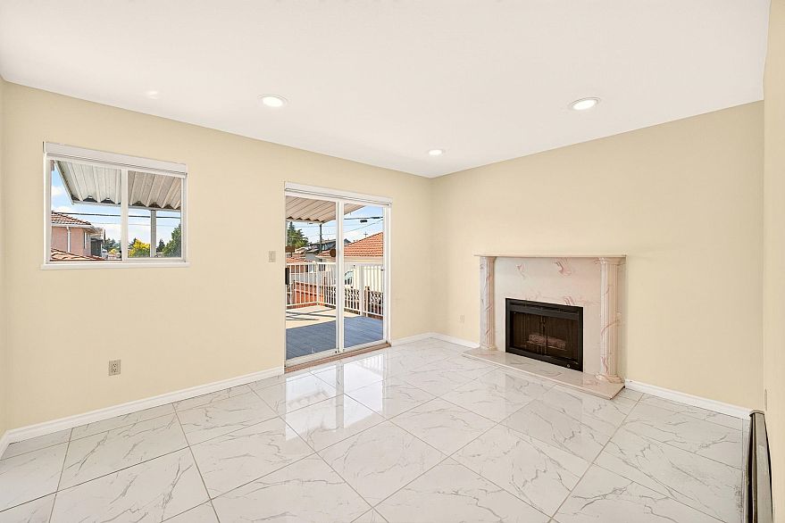 7275 Victoria Drive