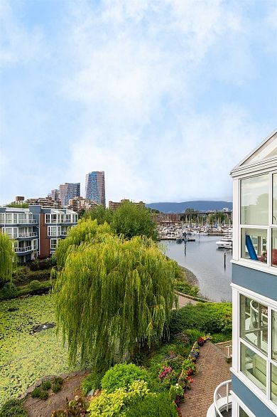 405 1502 Island Park Walk
