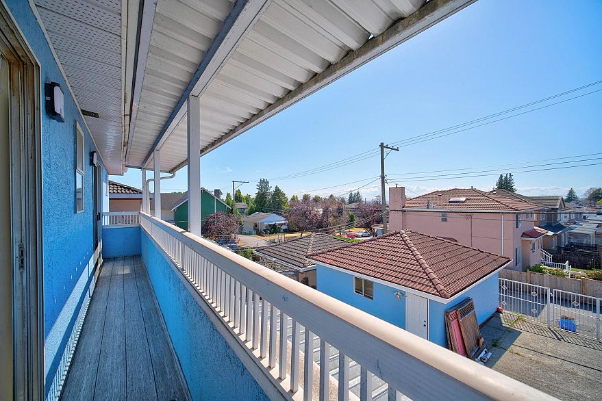 7275 Victoria Drive