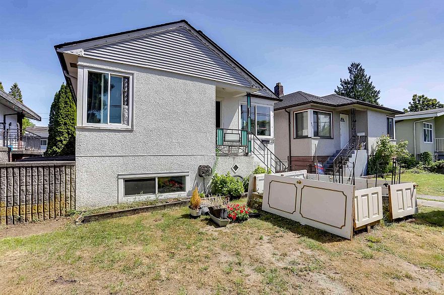936 Nanaimo Street