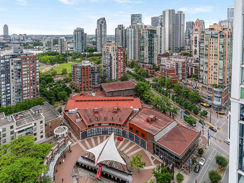 2807 1199 Marinaside Crescent