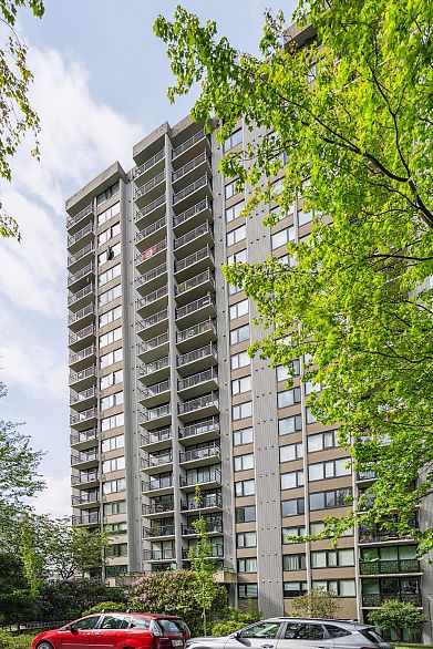 1703 1330 Harwood Street