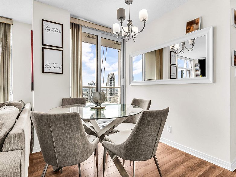 2807 1199 Marinaside Crescent