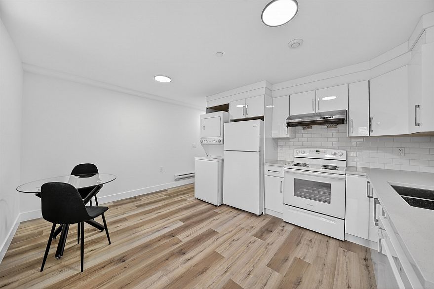 516 W 60th Avenue