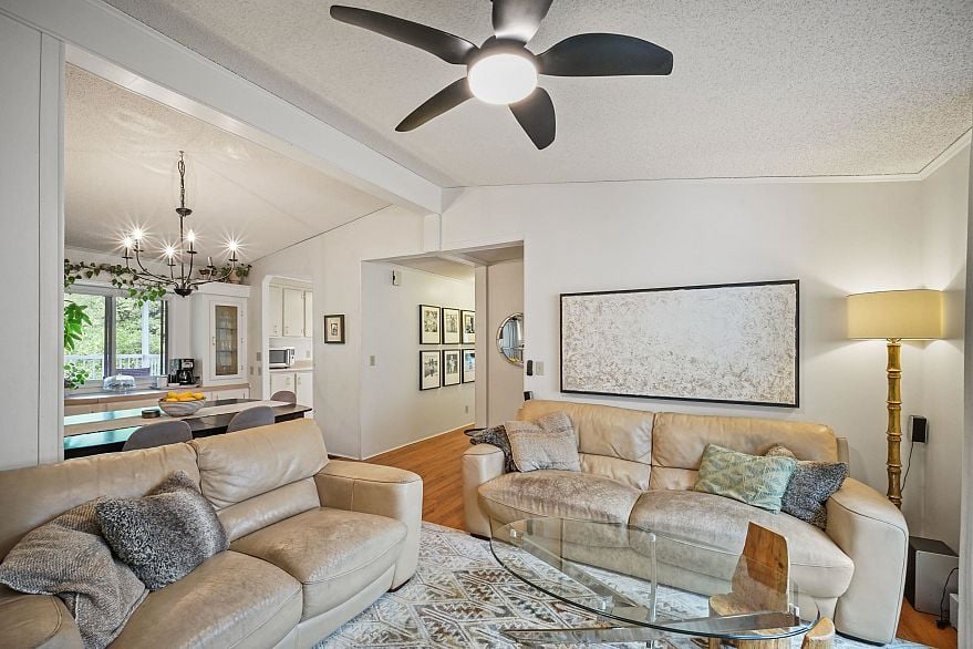 78 3295 Sunnyside Road