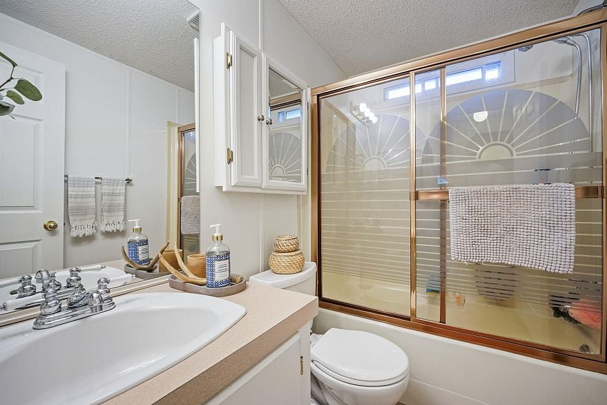 78 3295 Sunnyside Road