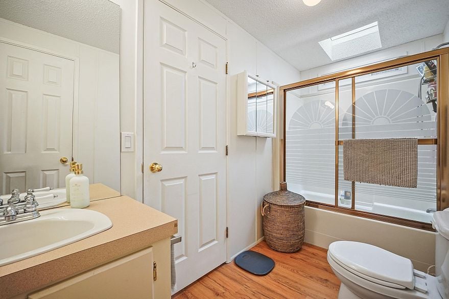 78 3295 Sunnyside Road
