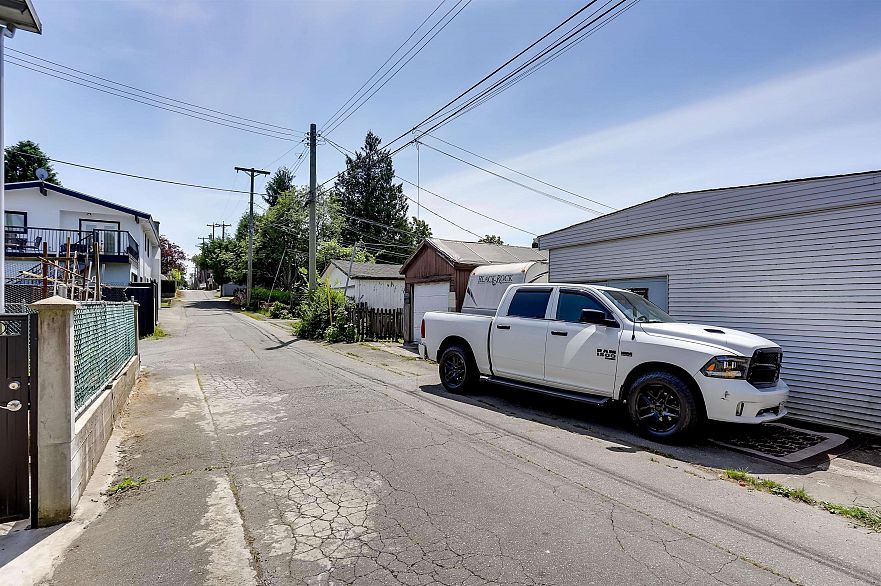 936 Nanaimo Street