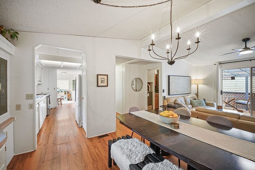 78 3295 Sunnyside Road