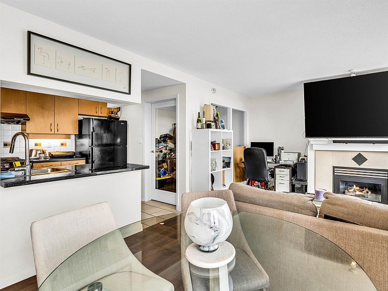 2807 1199 Marinaside Crescent