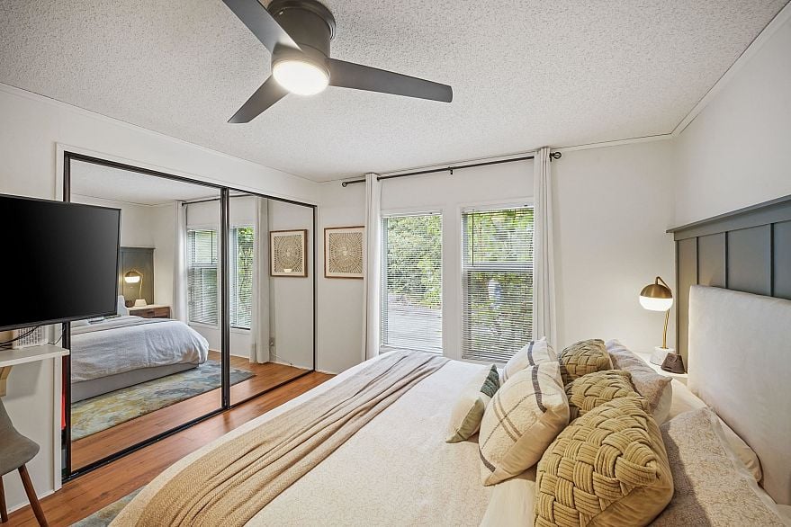 78 3295 Sunnyside Road
