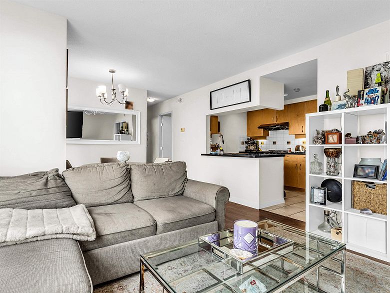 2807 1199 Marinaside Crescent