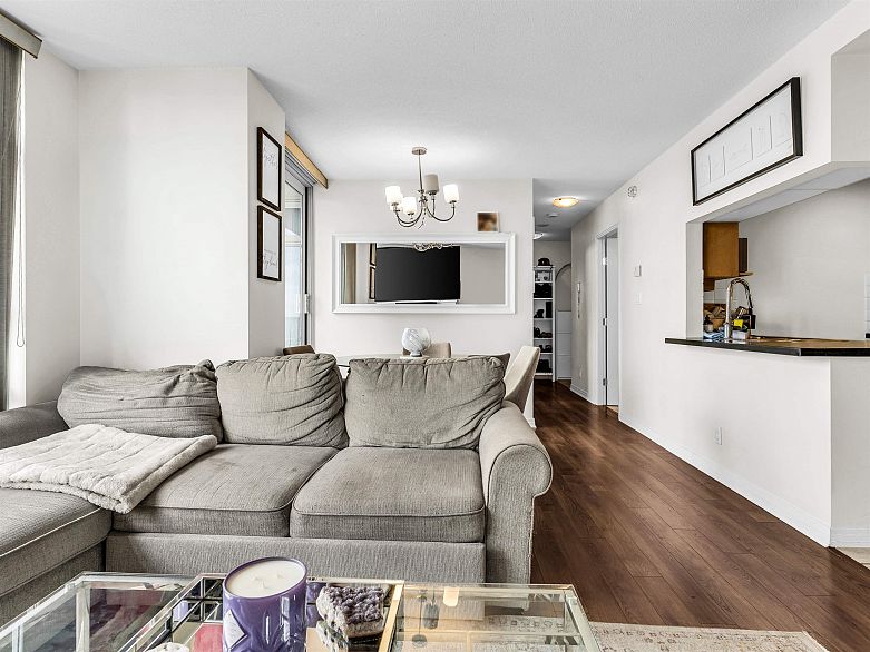 2807 1199 Marinaside Crescent
