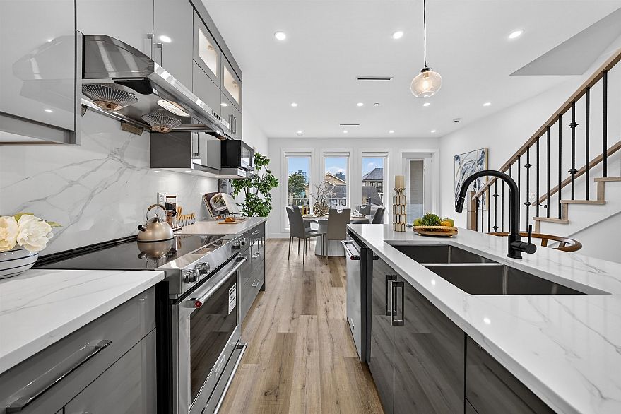 516 W 60th Avenue