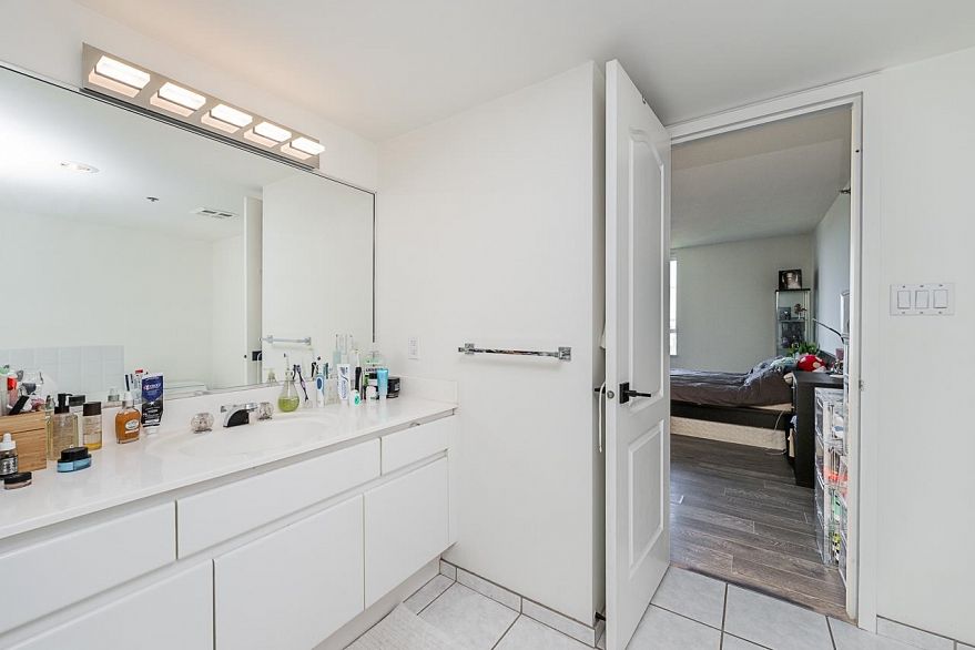 1403 3061 E Kent Avenue North