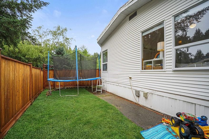 78 3295 Sunnyside Road