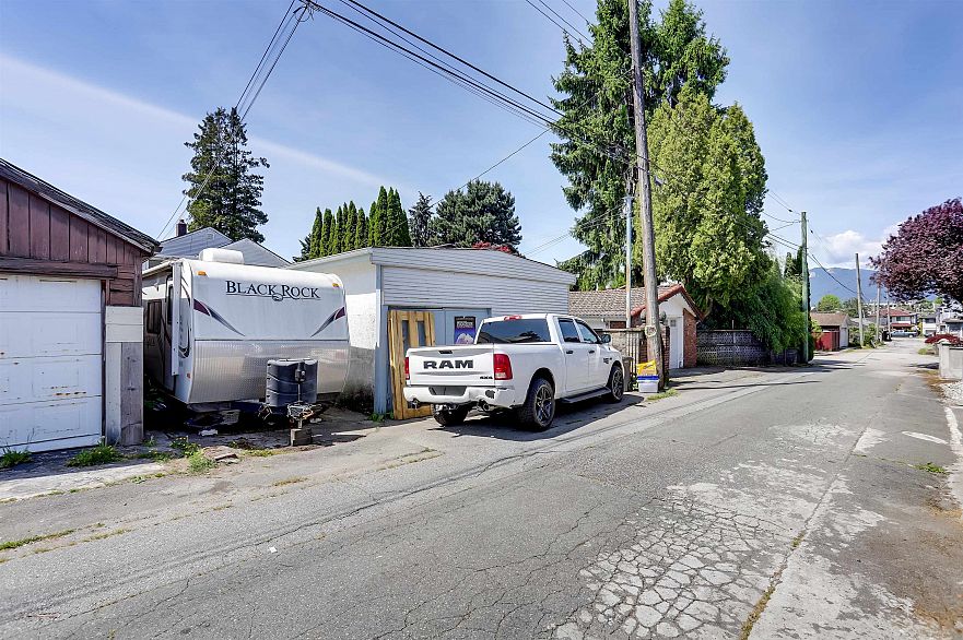 936 Nanaimo Street