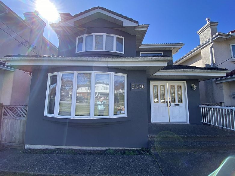 1 Bed Suite 5536 NEVILLE STREET, Burnaby BC V5J 2H7