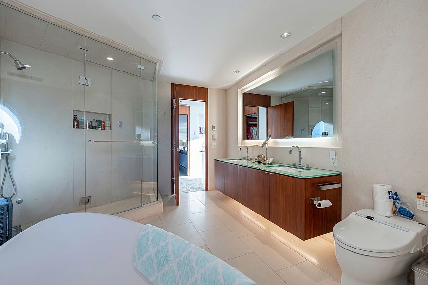 306 1560 Homer Mews