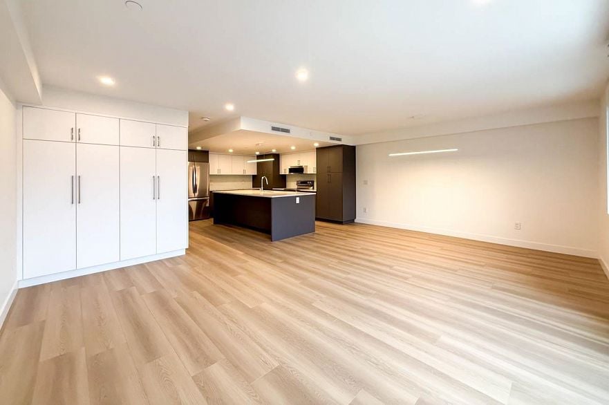 1955 W 1ST, Vancouver BC V6J 1G7