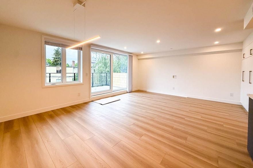 1955 W 1ST, Vancouver BC V6J 1G7