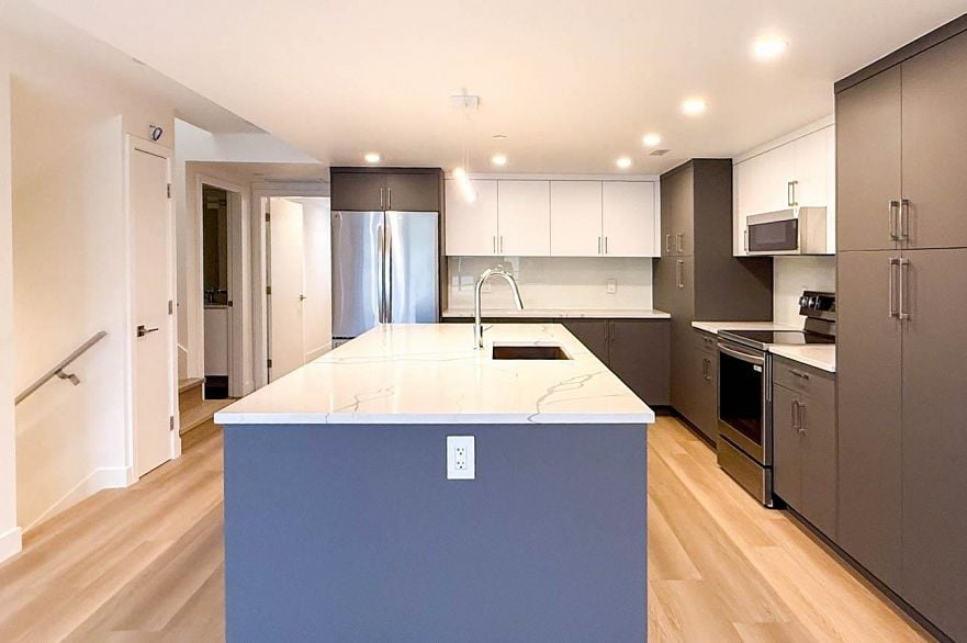 1955 W 1ST, Vancouver BC V6J 1G7