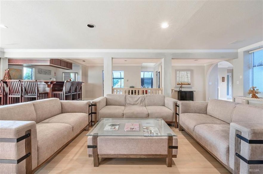 2975 Marine Drive