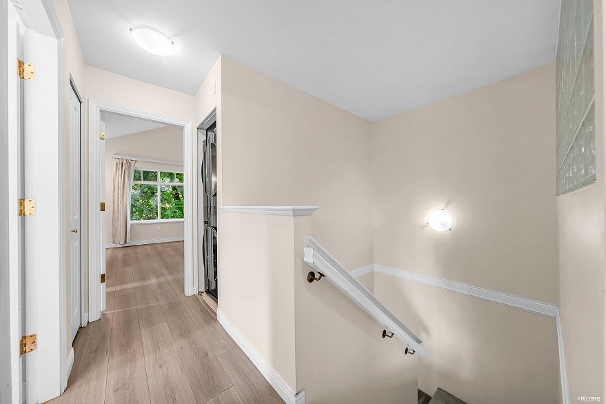 2459 W 39th Avenue