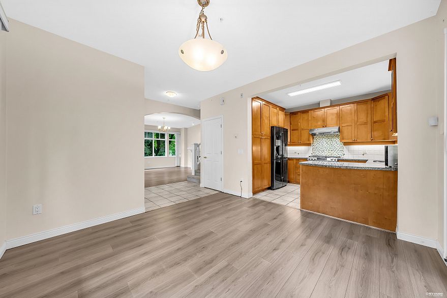 2459 W 39th Avenue