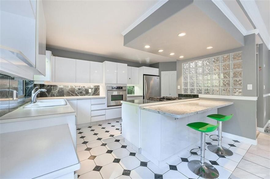 2975 Marine Drive