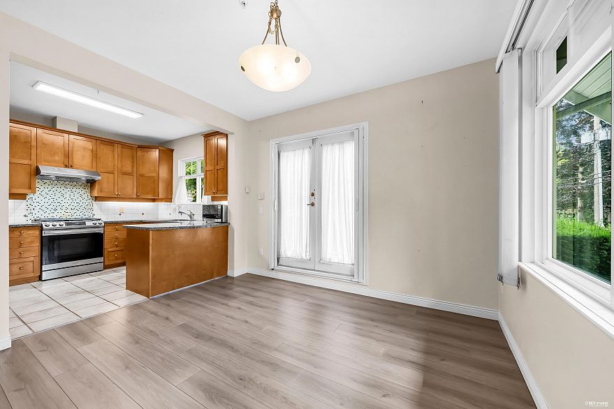 2459 W 39th Avenue