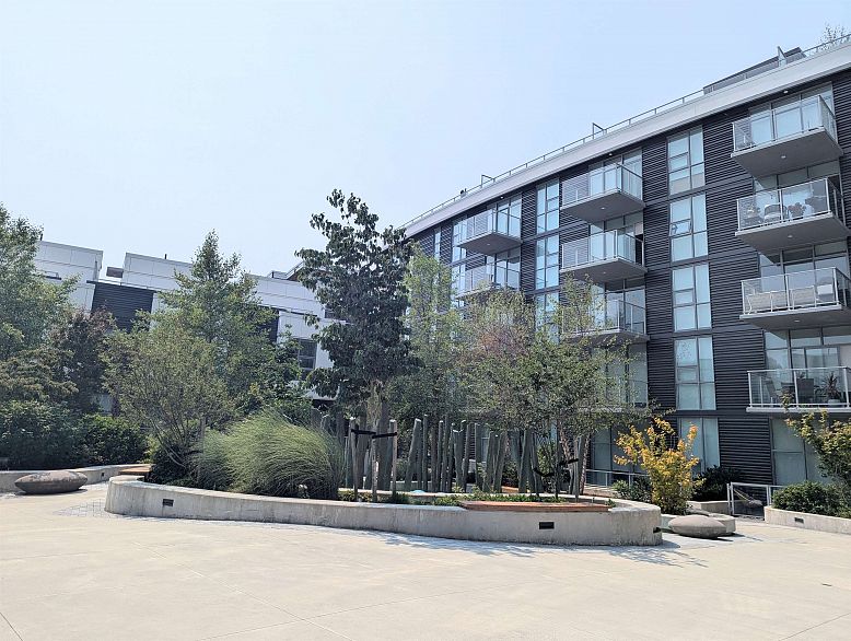 1305 3430 E Kent Avenue