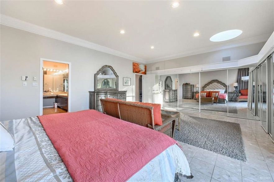 2975 Marine Drive