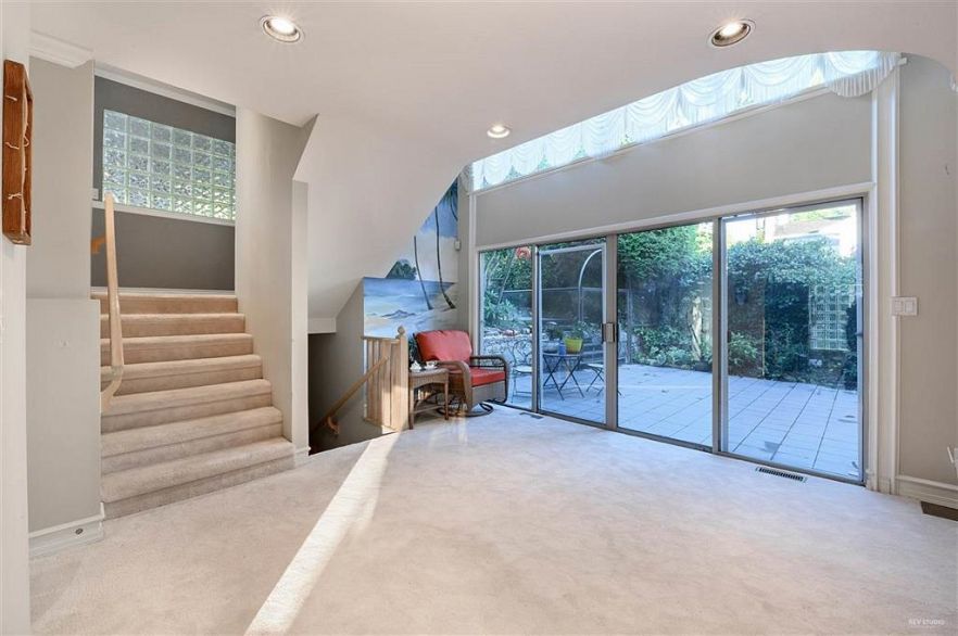 2975 Marine Drive