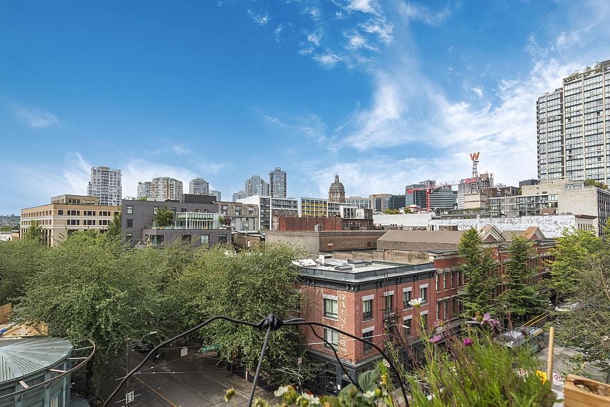 504 1 E Cordova Street